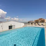 Brand New Apartment, W/pool And Parking * Lagos
