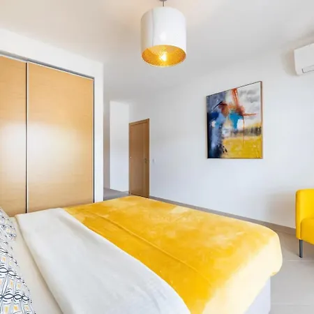 Brand New Apartment, W/pool And Parking Lägenhet *