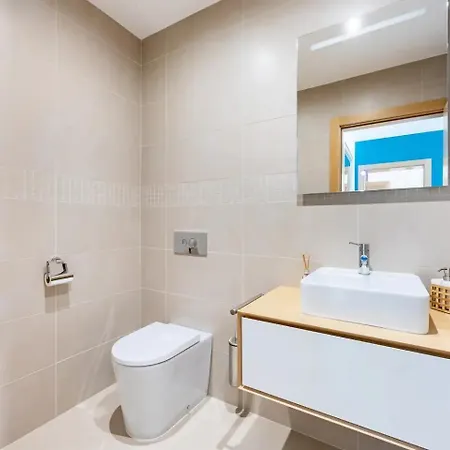 Brand New Apartment, W/pool And Parking