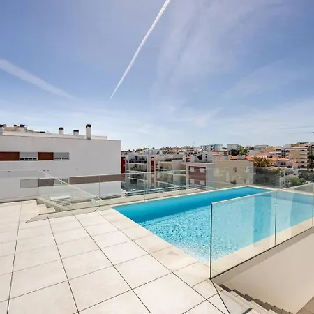 Brand New Apartment, W/pool And Parking Lägenhet