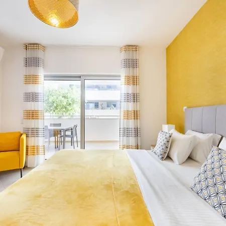 アパート Brand New Apartment, W/pool And Parking ラゴス