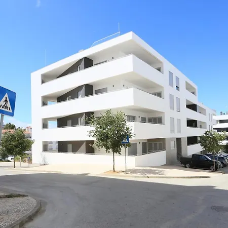 Brand New Apartment, W/pool And Parking